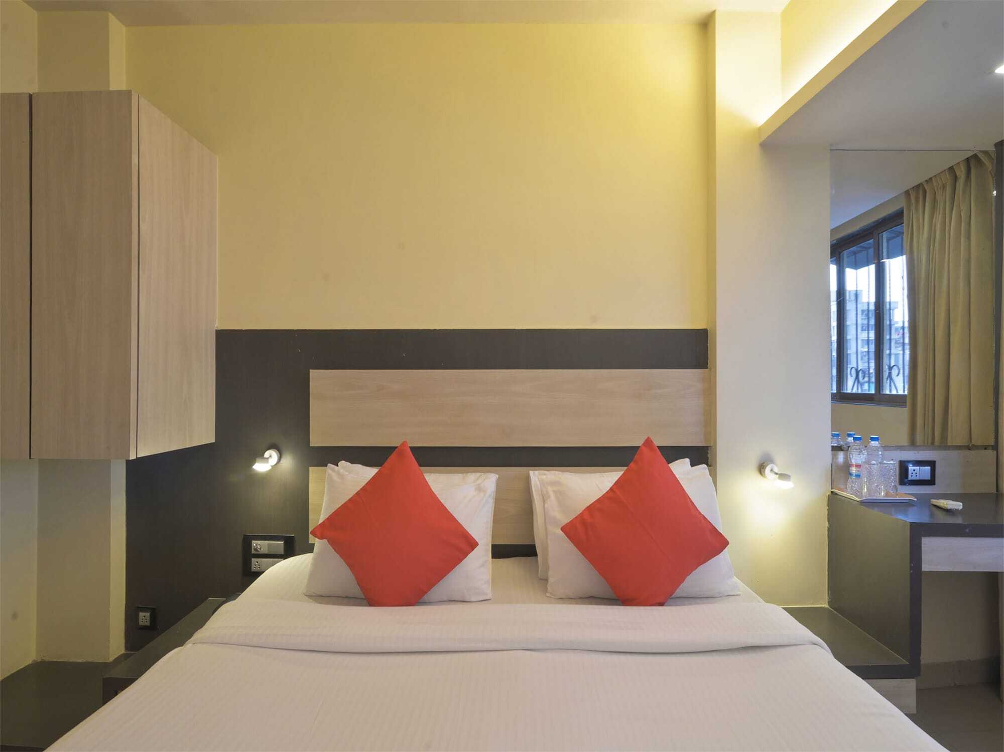 Oyo 3287 Hotel Mansarovar นาวีมุมไบ ภายนอก รูปภาพ